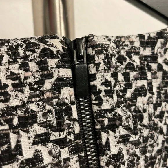 Elizabeth and James Black and White Fitted Dress - Picture 7 of 8